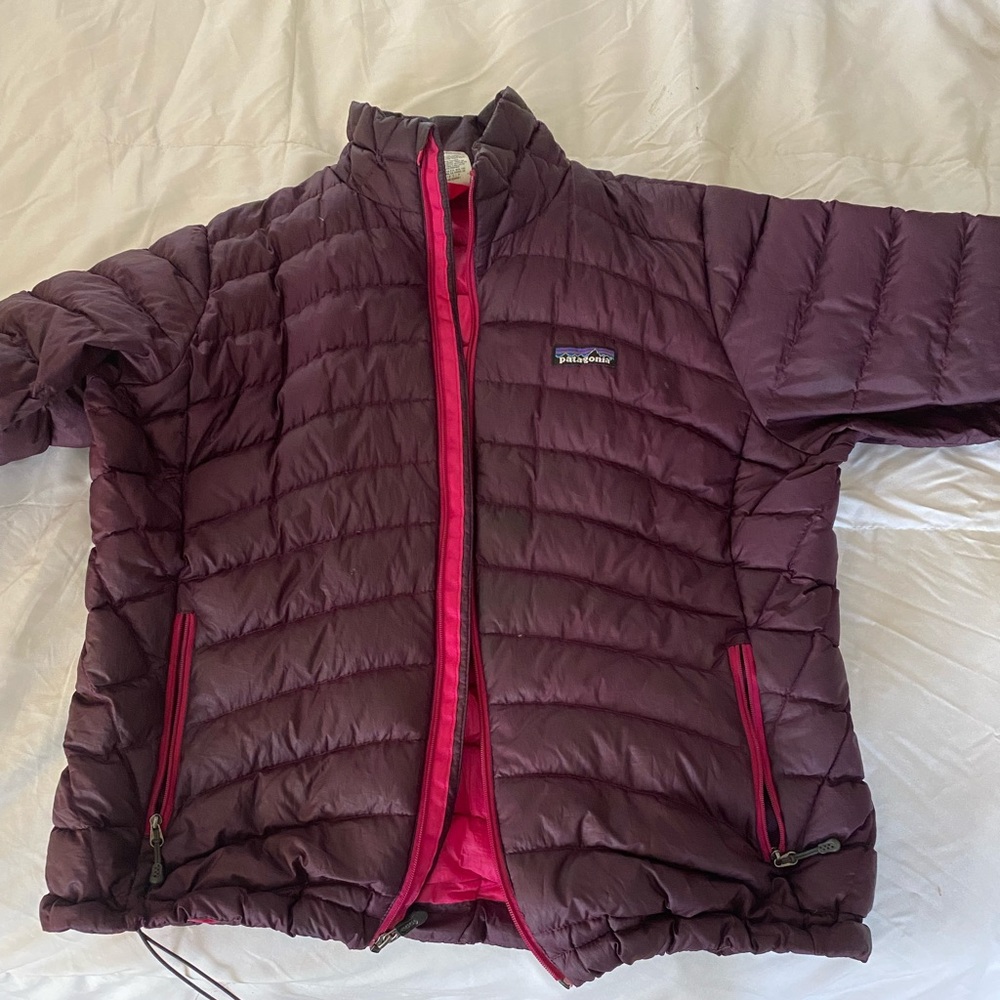 Patagonia Women’s Puffer Size Large